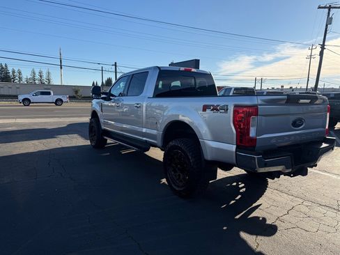 Used 2017 Ford F350 Lariat w/ Chrome Package image 7