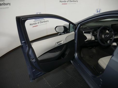 Used 2020 Toyota Corolla LE image 10