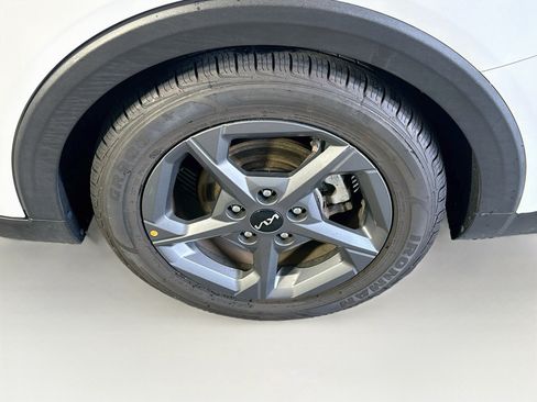 Used 2025 Kia K4 FWD image 11