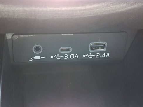 Used 2025 Subaru Outback Limited AWD/4WD image 24
