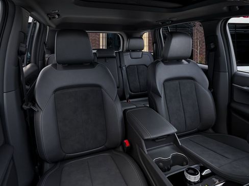 New 2026 Jeep Grand Cherokee Altitude AWD/4WD image 16