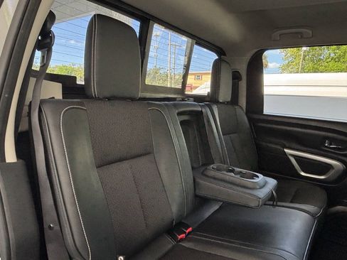 Used 2016 Nissan Titan PRO-4X AWD/4WD image 30