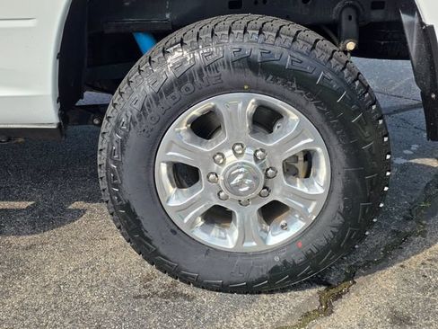 Used 2024 RAM 2500 Big Horn w/ Off Road Package AWD/4WD image 10