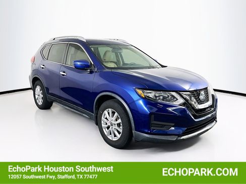 Used 2018 Nissan Rogue SV image 1