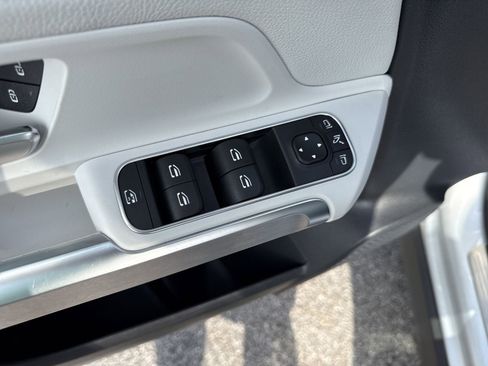 Certified 2022 Mercedes-Benz GLB 250 4MATIC image 37