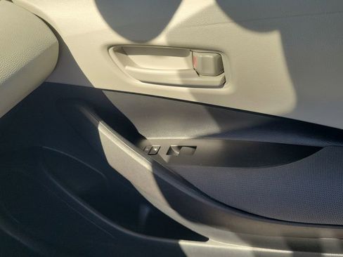 Used 2025 Toyota Corolla LE w/ Convenience Package image 24