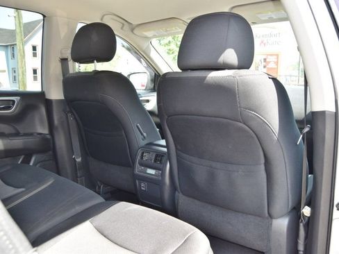 Used 2018 Nissan Pathfinder S AWD/4WD image 35