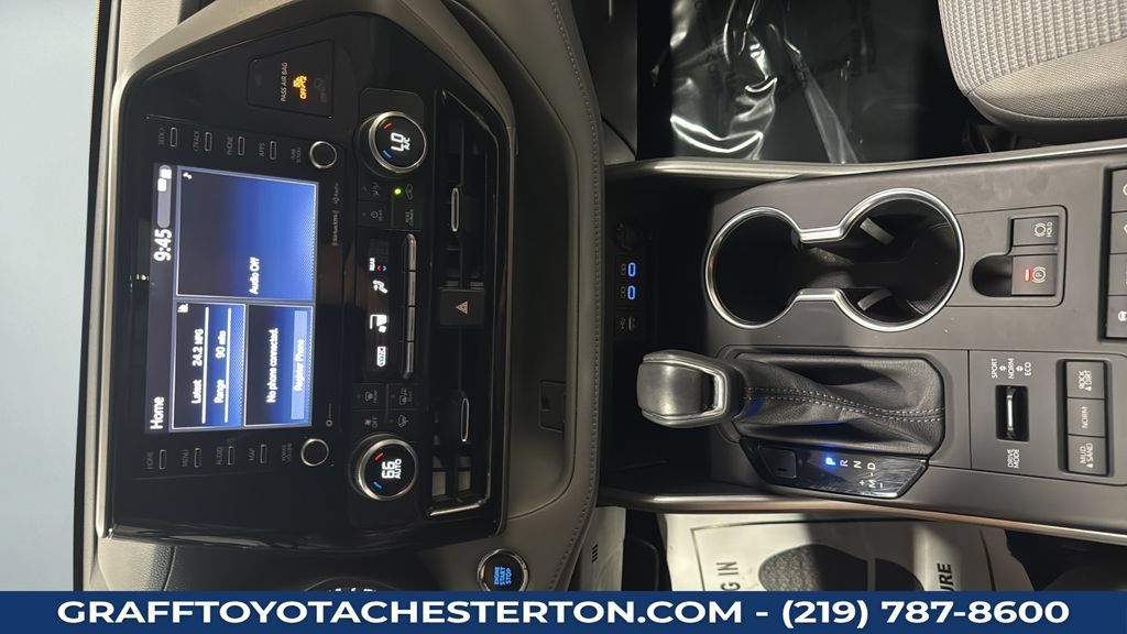 Used 2022 Toyota Highlander LE AWD/4WD image 19