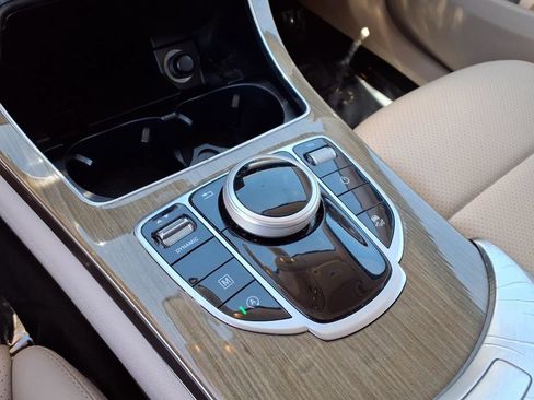 Used 2018 Mercedes-Benz GLC 300 image 25