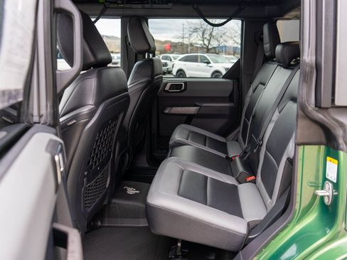 Used 2022 Ford Bronco Black Diamond image 12