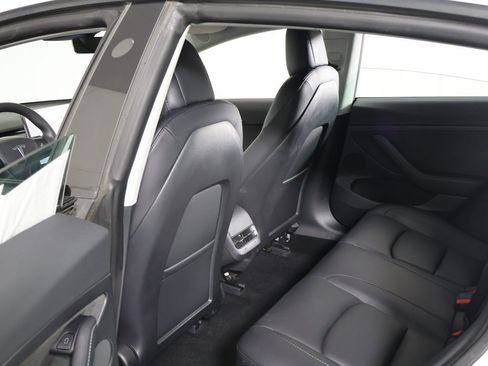 Used 2023 Tesla Model 3 Standard Range image 30