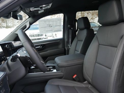 New 2026 Chevrolet Tahoe LT image 9