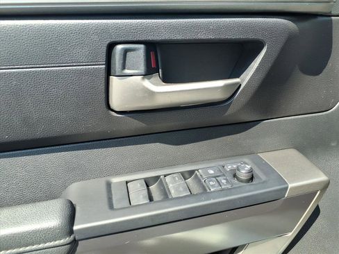 Used 2022 Toyota Tundra SR5 w/ SR5 Convenience Package image 6