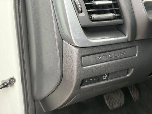 Used 2023 Nissan Rogue S FWD image 6