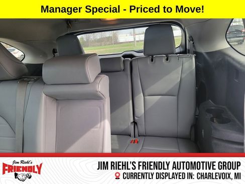 Used 2020 Toyota Highlander XLE AWD/4WD image 37