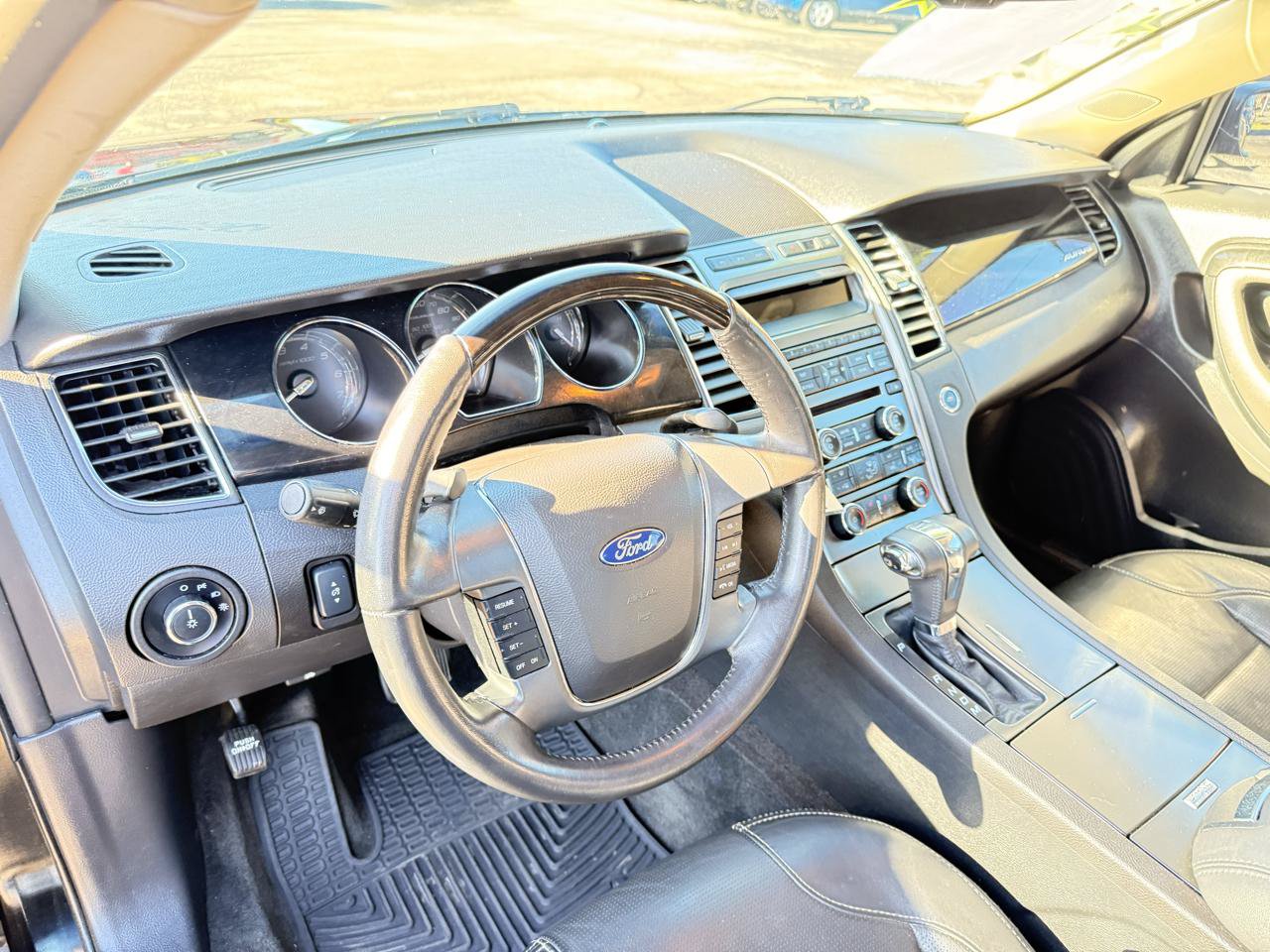 Used 2011 Ford Taurus Limited w/ 301A Rapid Spec Order Code FWD image 7
