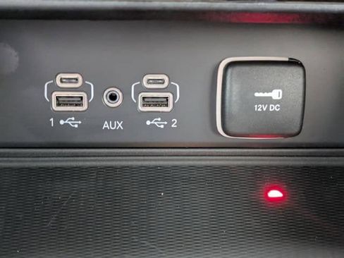 New 2025 Jeep Grand Cherokee Altitude image 21