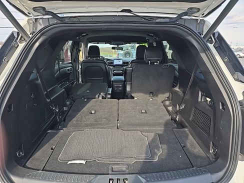 Used 2020 Ford Explorer XLT w/ Equipment Group 202A image 21