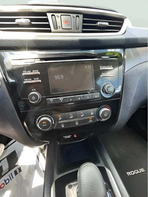 Used 2018 Nissan Rogue SL AWD/4WD image 36