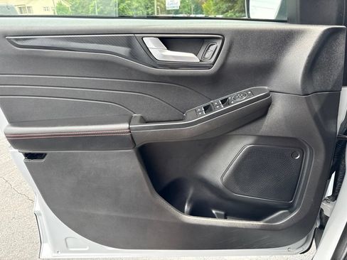 Used 2025 Ford Escape ST-Line FWD image 8