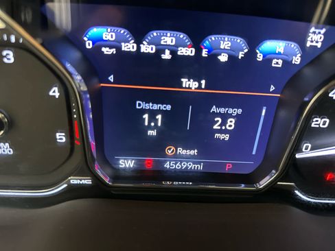 Used 2023 GMC Sierra 3500 Denali w/ Denali Ultimate Package image 15