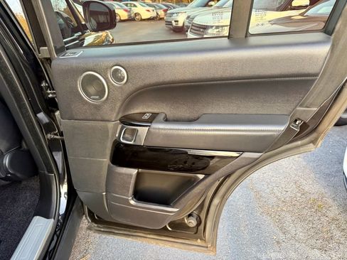 Used 2017 Land Rover Range Rover HSE image 29