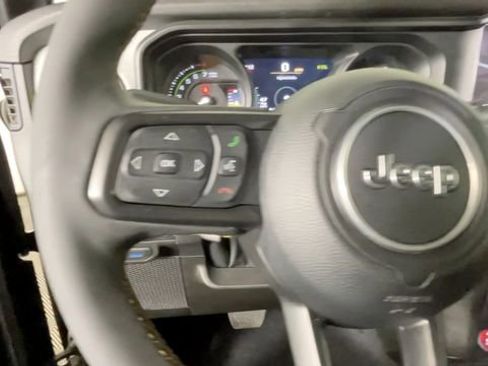 Used 2024 Jeep Wrangler Unlimited AWD/4WD image 27