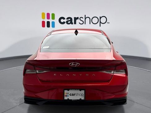 Used 2021 Hyundai Elantra SEL w/ Convenience Package image 4