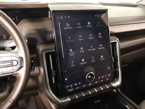 Used 2025 GMC Yukon Elevation w/ Elevation Premium Package AWD/4WD image 5