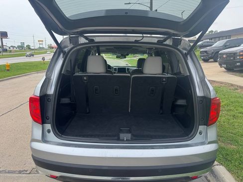 Used 2017 Honda Pilot Touring image 10