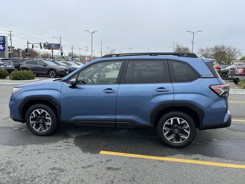 Used 2025 Subaru Forester Premium AWD/4WD image 4