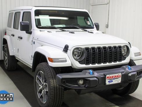 Used 2024 Jeep Wrangler Unlimited image 1