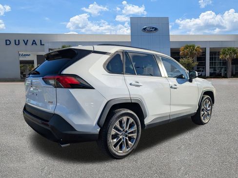 Used 2019 Toyota RAV4 XLE Premium image 4