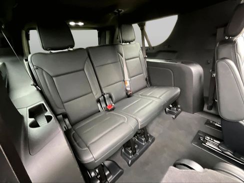 Used 2025 GMC Yukon XL Denali AWD/4WD image 35