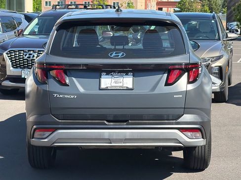 Used 2025 Hyundai Tucson SE AWD/4WD image 9