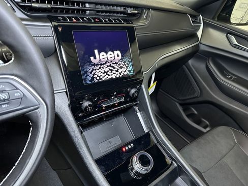 New 2025 Jeep Grand Cherokee Laredo image 26