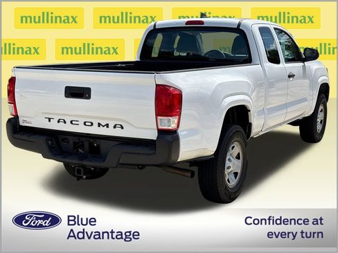 Used 2017 Toyota Tacoma SR RWD image 4