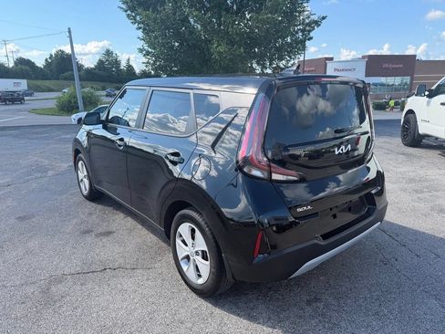 Used 2024 Kia Soul EX w/ Option Group 015 FWD image 4