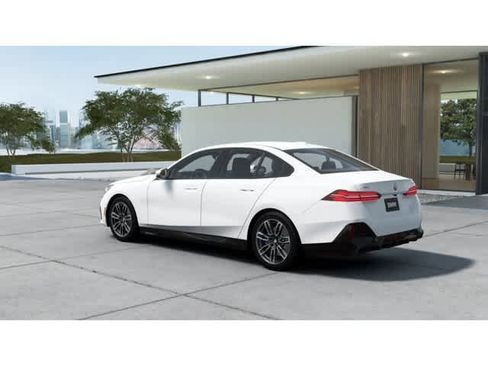 New 2026 BMW 540i xDrive w/ M Sport Package AWD/4WD image 2