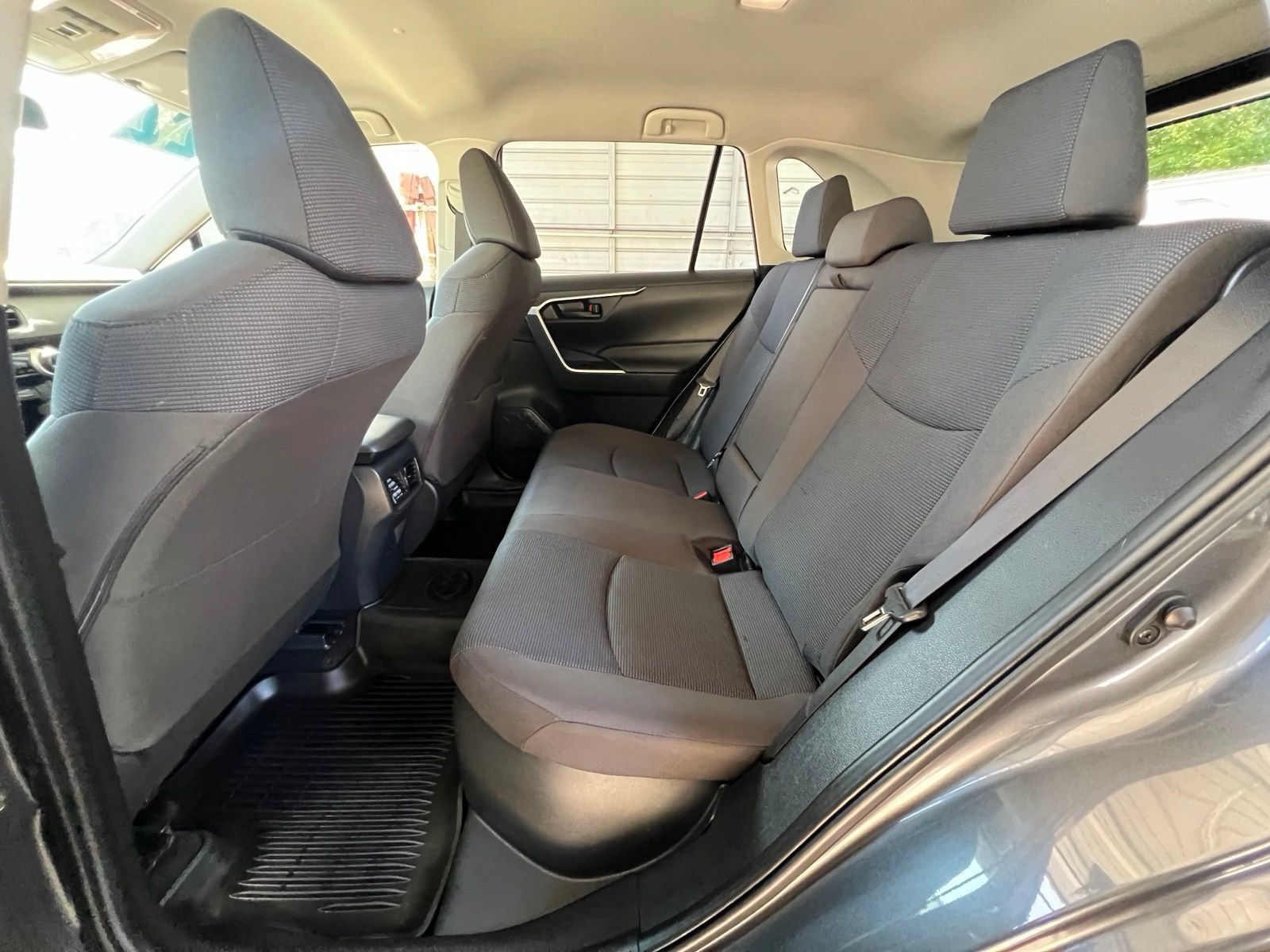Used 2022 Toyota RAV4 LE AWD/4WD image 19