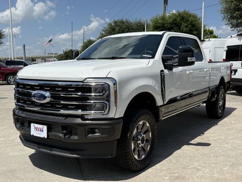 Used 2024 Ford F250 King Ranch w/ FX4 Off-Road Package AWD/4WD image 10