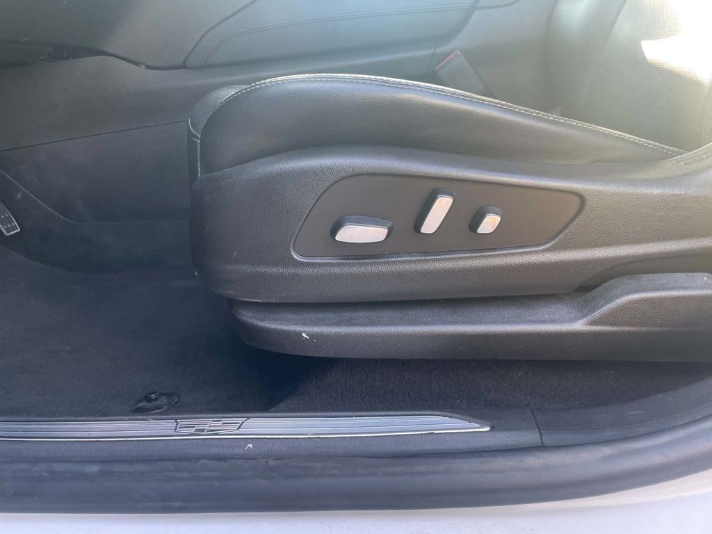 Used 2022 Cadillac XT5 Premium Luxury FWD image 19