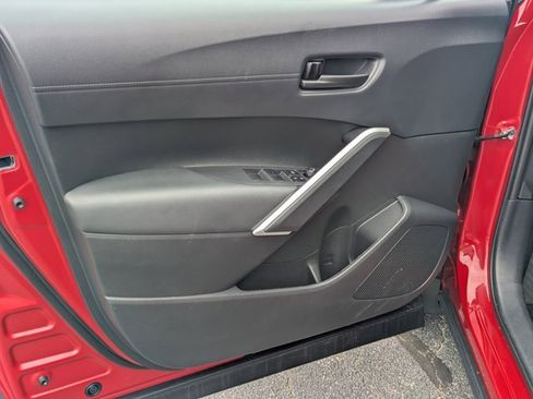 Used 2024 Toyota Corolla Cross LE w/ Moonroof Package image 10