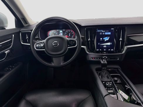 Used 2018 Volvo S90 T5 Momentum w/ Convenience Package FWD image 23