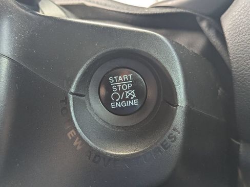 Used 2016 Jeep Renegade Limited AWD/4WD image 19