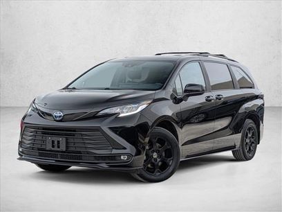 Used 2025 Toyota Sienna XLE Woodland Edition