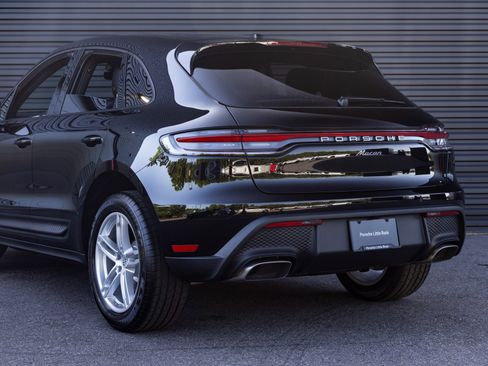 Certified 2025 Porsche Macan image 11