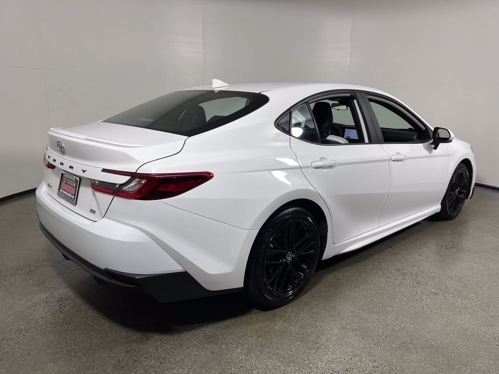 Used 2025 Toyota Camry SE FWD image 3