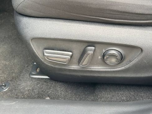 Used 2024 Toyota RAV4 XLE FWD image 23