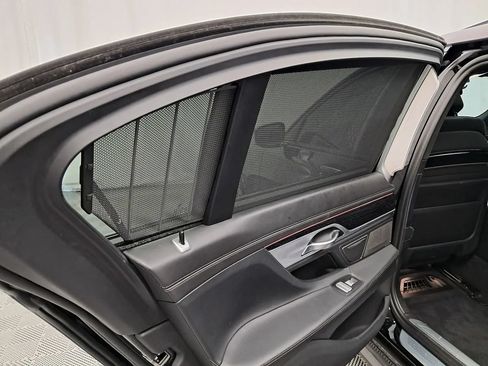 Used 2019 BMW 750i xDrive w/ Executive Package AWD/4WD image 30